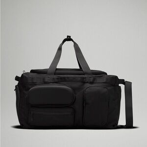 Lululemon cruiser duffle